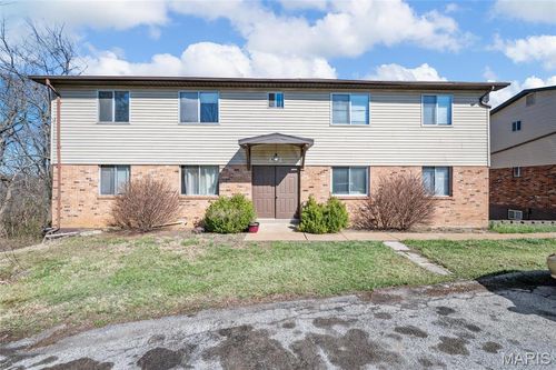 22 E Rock Creek Mnr, Arnold, MO, 63010-3675 | Card Image