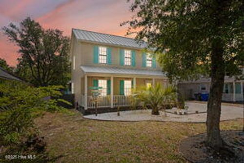 124 Ne 15th St, Oak Island, NC, 28465-6417 | Card Image