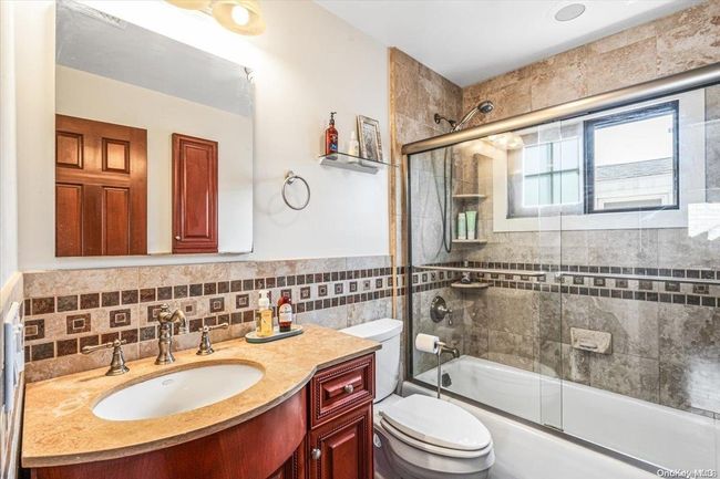 Full Bathroom Upstairs | Image 14