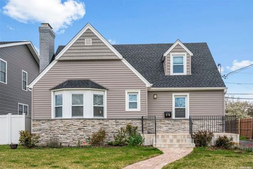 27 Coolidge Ave, Rockville Centre, NY, 11570-3306 | Card Image