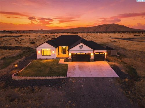 74822 N 120 Pr Ne, Benton City, WA, 99320-7849 | Card Image