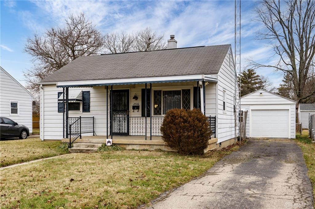Dellwood Dr, Springfield, OH 45505