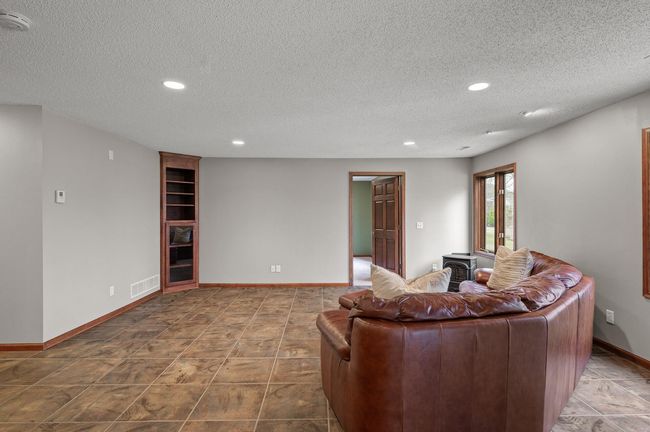 61_17606_93rd61_mls.jpg | Image 69