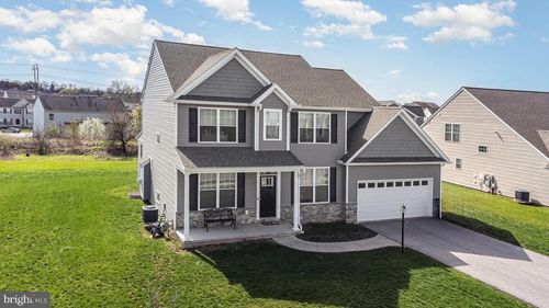 3815 Country Dr, DOVER, PA, 17315-3518 | Card Image