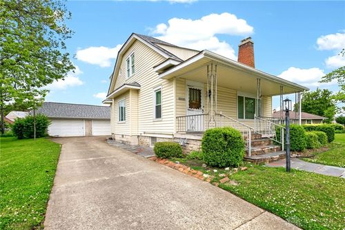 37 Hawthorne Dr, Fairborn, OH, 45324-5010 | Card Image