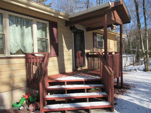 22 Estates Dr, Lake Harmony, PA, 18624-6007 | Card Image