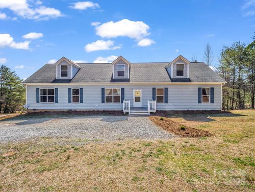 135 Dakota Hill Ln, Mill Spring, NC, 28756-6882 | Card Image