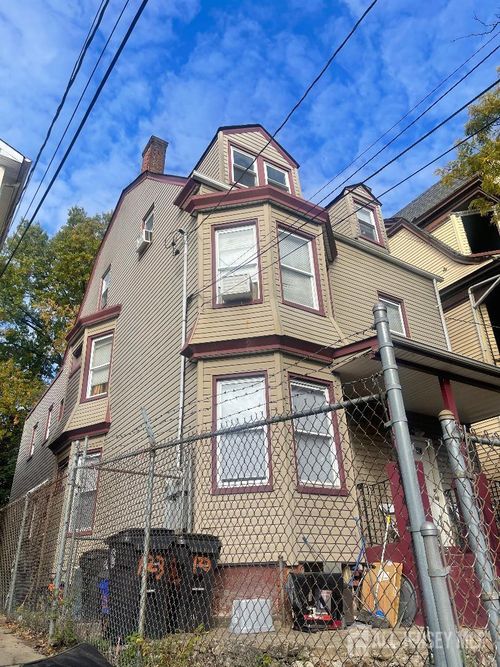 123 Seymour Ave, Newark, NJ, 07108-1721 | Card Image