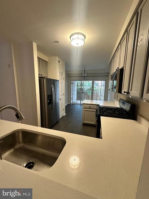 apt-102-1526 Northern Neck Dr, VIENNA, VA, 22182-5539 | Card Image
