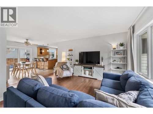 1233 Turri Ave, Kelowna, BC, V1Y8N7 | Card Image