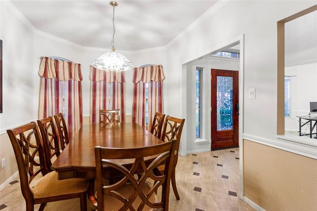 Formal Dining Room | Image 13