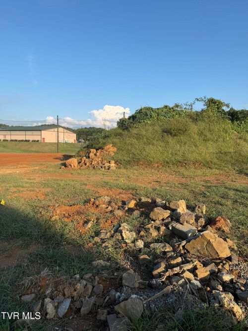 348 Monroe Dr, Bristol, TN, 37620 | Card Image