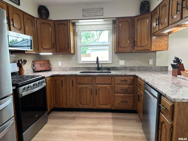 1439 Rosehill Ave, House other with 3 bedrooms, 2 bathrooms and null parking in Camanche IA | Image 9