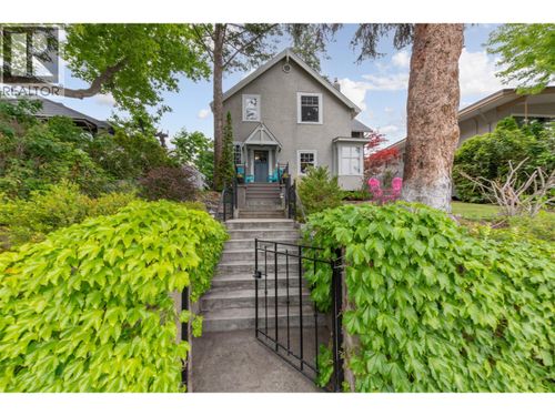 1537 Lakeview St, Kelowna, BC, V1Y6N1 | Card Image