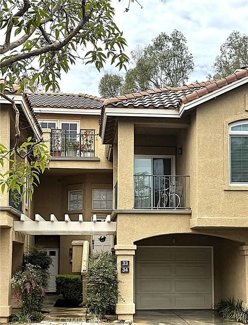 33-8215 E White Oak Rdg, Orange, CA, 92869-6578 | Card Image