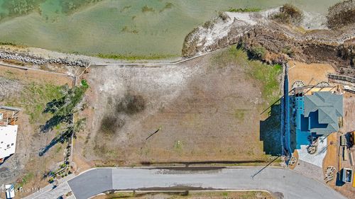 4729 S Shore Dr, Morehead City, NC, 28557-2715 | Card Image