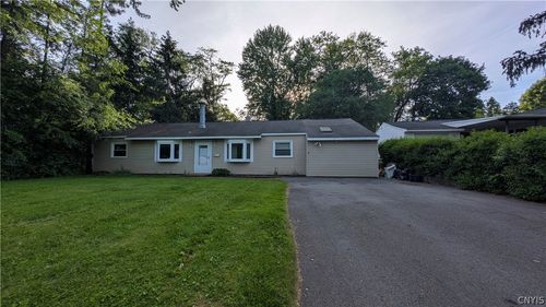 15 Wexford Rd, Syracuse, NY, 13214-1812 | Card Image
