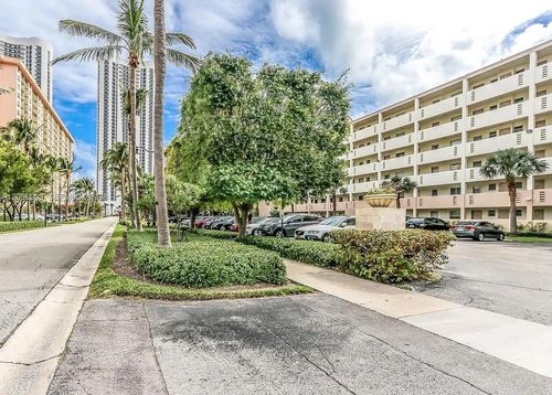 411-220 Kings Point Dr, Sunny Isles Beach, FL, 33160-4775 | Card Image