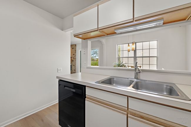 664 Silk Oak Ln, Townhouse with 2 bedrooms, 3 bathrooms and 2 parking in Crystal Lake IL | Image 11