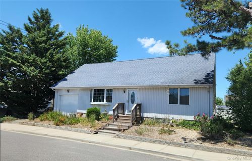 2777 Alder Road, Hempstead, NY, 11710 | Card Image