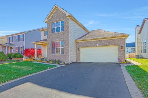 1721 Pin Oak Ln, Elgin, IL, 60120-9221 | Card Image
