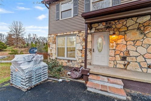 319 Berry Ln, Barboursville, WV, 25504-7085 | Card Image