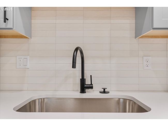 6307 Se Chloe Rose Way, House attached with 3 bedrooms, 3 bathrooms and 1 parking in Milwaukie OR | Image 7