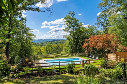 35 Garrison Woods Rd, Garrison, NY, 10524-3646 | Card Image