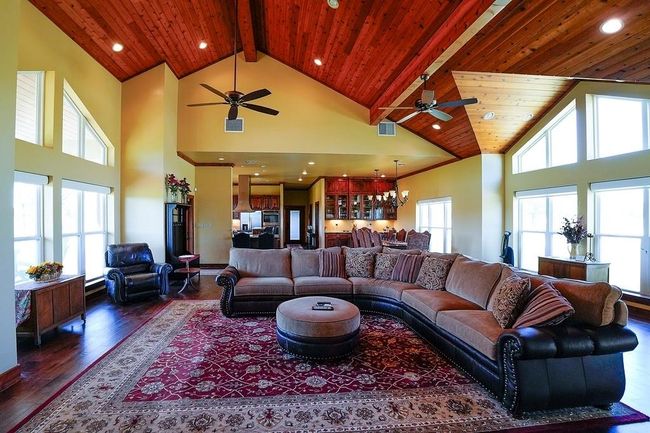 5411 N State Highway 95, Home with 3 bedrooms, 4 bathrooms and 2 parking in Flatonia TX | Image 16