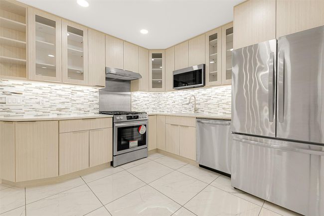 APT-1D - 72 110 Th St, Home with 3 bedrooms, 2 bathrooms and null parking in Forest Hills NY | Image 13