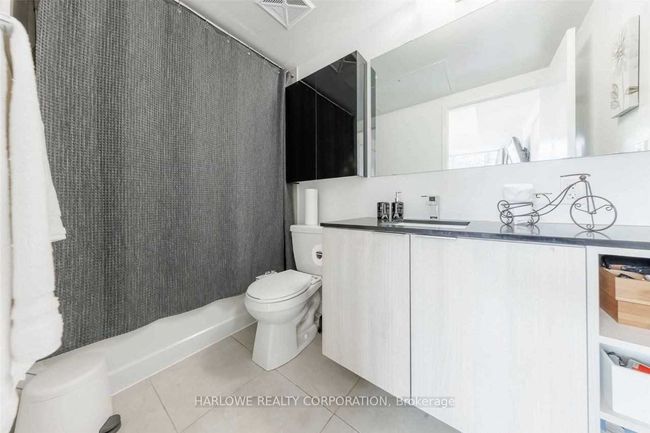 251 - 31 Tippett Rd, Condo with 3 bedrooms, 2 bathrooms and 1 parking in Toronto ON | Image 14