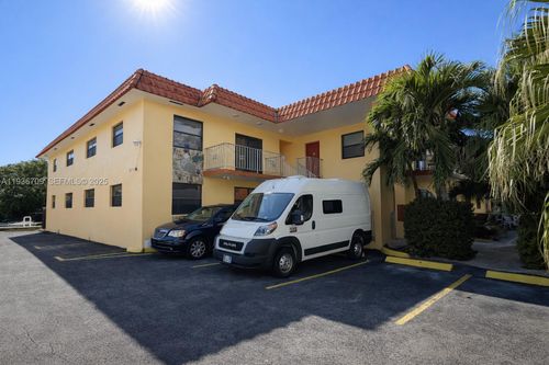 apt-7-3522 Ne 166th St, North Miami Beach, FL, 33160-3856 | Card Image