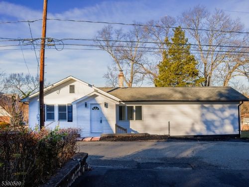 43 Nakomis Path, Lincoln Park, NJ, 07035-2333 | Card Image