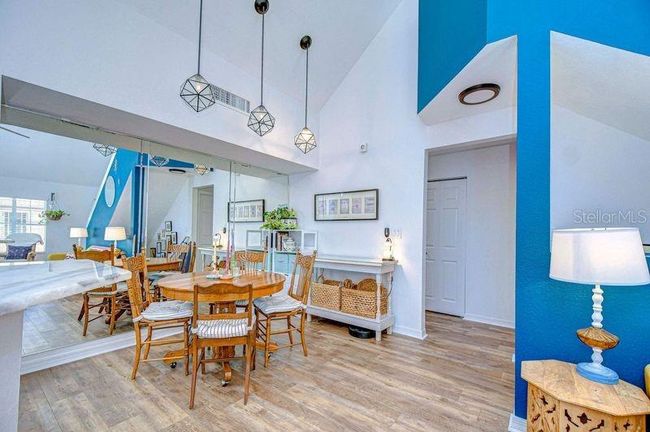 9304 Lake Chase Island Way, Condo with 3 bedrooms, 2 bathrooms and null parking in TAMPA FL | Image 10