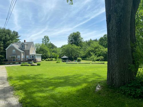 18 Willow Ln, Lenox, MA, 01240-2324 | Card Image
