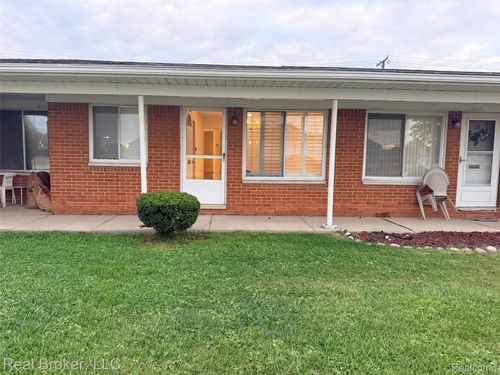11-22444 Kelly Rd, Eastpointe, MI, 48021-2600 | Card Image