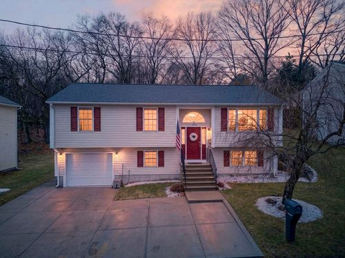 234 Minerva Ave, Cumberland, RI, 02864-7522 | Card Image