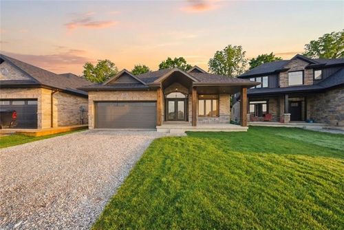 105 Craddock Blvd, Jarvis, ON, N0A1J0 | Card Image