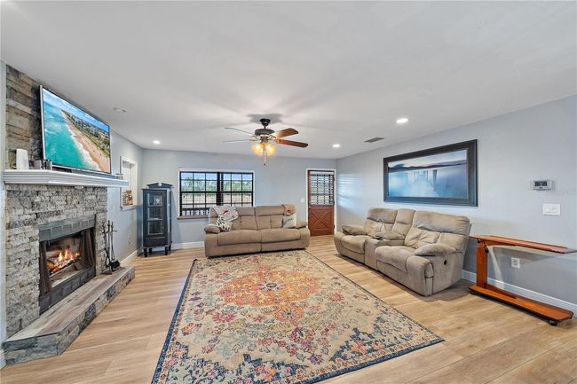 6204 Juel Gill Rd, Home with 3 bedrooms, 2 bathrooms and null parking in Myakka City FL | Image 13