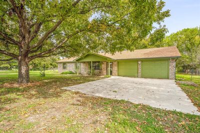 701 N Travis Street, House other with 4 bedrooms, 2 bathrooms and null parking in De Leon TX | Image 3