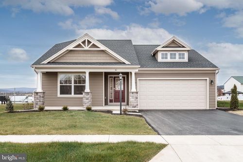 61 Kristi Ln, BIGLERVILLE, PA, 17307 | Card Image