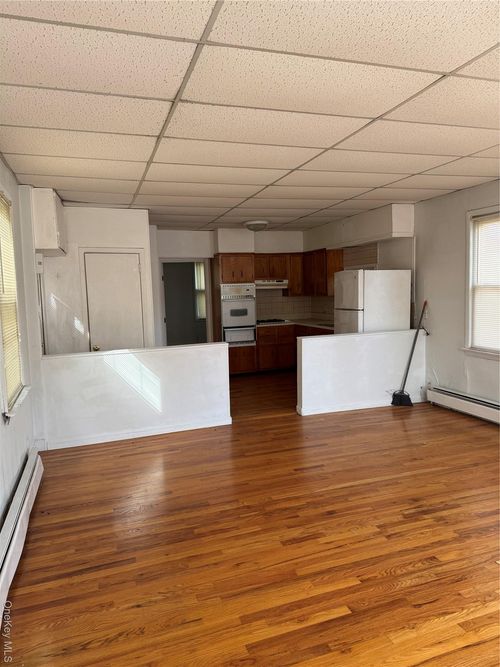 3255 Barkley Ave, Bronx, NY, 10465 | Card Image