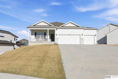 1090 Hazel Ln, Springfield, NE, 68059-5740 | Card Image