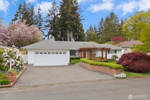 320 Nw 202nd Street, Shoreline, WA, 98177 | Card Image