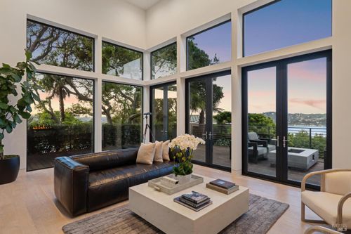 18 Laurel Lane, Sausalito, CA, 94965 | Card Image