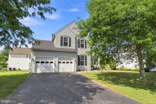 21 N Danbury Cir, COATESVILLE, PA, 19320-5612 | Card Image