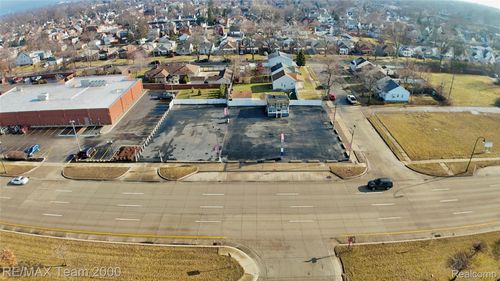3017 Fort St, Wyandotte, MI, 48192-5311 | Card Image