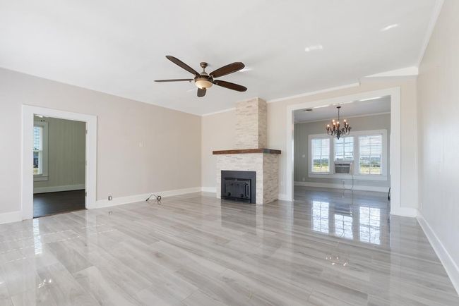 1649 Schumann Rd, Home with 3 bedrooms, 2 bathrooms and null parking in Stonewall TX | Image 6