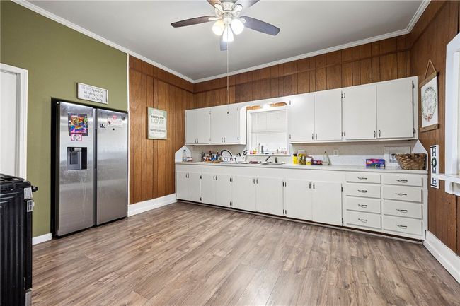 1009 Sinton St, House other with 3 bedrooms, 2 bathrooms and null parking in Sinton TX | Image 11