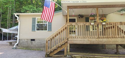 638 Hughart Dr, Sissonville, WV, 25320-5616 | Card Image